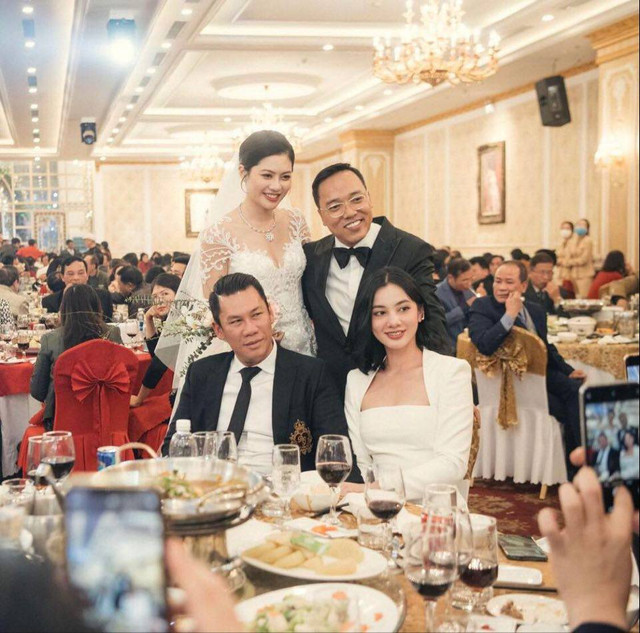 Lộ bằng chứng Cẩm Đan - Đức Huy hẹn hò dù chối đây đẩy - Hình 2 Lo bang chung Cam Dan - Duc Huy hen ho du choi day day-Hinh-2
