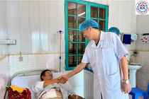 Cứu sống cụ ông 75 tuổi bị thủng túi thừa ruột non, áp xe lan rộng