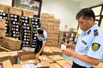 Xử phạt doanh nghiệp gia công sản phẩm phụ khoa giả mạo nhãn hiệu Lacto Mason