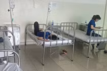 Điều tra vụ nghi ngộ độc thực phẩm khiến hàng chục công nhân nhập viện 