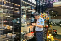 Tạm giữ 383 mỹ phẩm nhập lậu của Công ty Tinna Lê Make Up