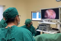 Người phụ nữ sa tử cung ra bên ngoài âm đạo được phẫu thuật thành công 