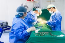 Cô gái bay từ Mỹ về Việt Nam mổ ung thư tuyến giáp tái phát sau 8 tháng