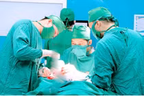 Ghép sọ tự thân cho thiếu niên ở Quảng Ninh