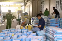 Phát hiện hơn 37 tấn thức ăn tôm giả tại Bạc Liêu