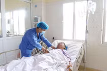 Bị suy tim cấp, người đàn ông thoát chết nhờ kỹ thuật lọc máu