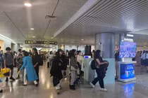Cảng Hàng không Quốc tế Tân Sơn Nhất tăng cường chống dịch do virus Nipah