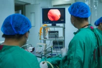 Phẫu thuật thành công cho bệnh nhi mắc dị tật tịt cửa mũi sau một bên