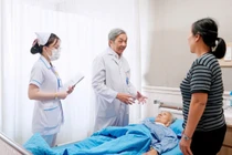 Cứu sống cụ bà 90 tuổi mắc bướu giáp lớn chèn ép khí quản