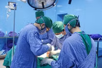 Cụ ông 86 tuổi ở Quảng Ninh bị ung thư vú hiếm gặp