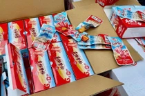 Phát hiện 14.000 gói Thanh Cua tẩm vị ăn liền nhập lậu 