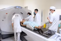 Thường xuyên hút thuốc lào suốt hơn 30 năm, người đàn ông bị ung thư phổi