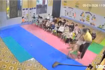 Cô giáo mầm non có hành vi thô bạo trẻ: Trách nhiệm của hệ thống giáo dục