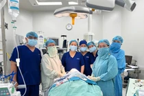 Bé trai 5 tuổi bị chó cắn biến dạng khuôn mặt