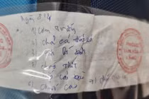 Phòng Văn hóa Xã hội thực hiện lấy mẫu. Ảnh: Sở Y tế/ Nguồn congluan.vn