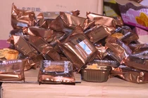 Liên tiếp thu giữ hàng nghìn bánh Trung thu trôi nổi trên thị trường