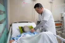 Cứu sống nữ bệnh nhân 77 tuổi bị vỡ tim do chấn thương ngực kín sau tai nạn