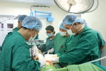 Nam thanh niên ở Quảng Ninh hồi sinh nhờ thận hiến từ mẹ ruột