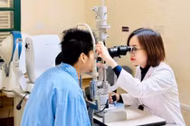 Thái Nguyên cấp cứu, xử trí ca chấn thương mắt phức tạp do tai nạn lao động