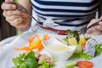 Chuyên gia chỉ cách giảm căng thẳng, tăng cường sức khỏe