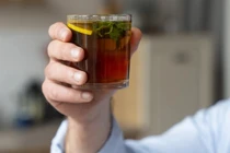 Uống thuốc nam mỗi ngày, người đàn ông hôn mê gan, nhiễm trùng huyết