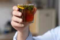 Uống thuốc nam mỗi ngày, người đàn ông hôn mê gan, nhiễm trùng huyết