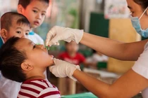 Không nên mua, sử dụng vitamin A liều cao bán trôi nổi