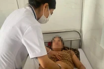 Hàng chục người ở Đắk Lắk nhập viện sau khi ăn bánh mì