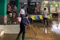 Ngành Y tế Đà Nẵng khẩn trương vệ sinh môi trường, phòng dịch sau lũ