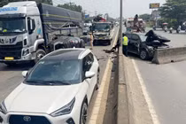 Hiện trường 8 ô tô tông liên hoàn trên quốc lộ ở Đồng Nai