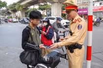 Gửi danh sách hơn 1.100 học sinh vi phạm giao thông tới Sở GD&ĐT Hà Nội