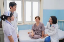 Cứu sống một phụ nữ mang thai 12 tuần bị vỡ tử cung nguy kịch