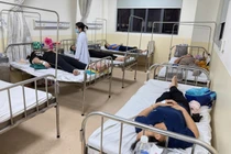 Hàng chục công nhân, học sinh nhập viện tại TP HCM sau ăn trưa nghi ngộ độc