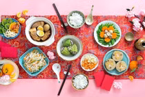 Làm sao để ăn Tết vui khỏe, không lo tăng cân?