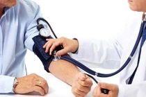 Cần làm gì khi huyết áp tăng cao đột ngột?