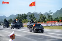 Uy lực dàn xe bọc thép, xe đặc chủng Bộ Công an trong luyện tập diễu binh, diễu hành