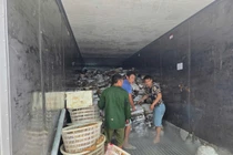 Quảng Ninh phát hiện kho lạnh chứa 25 tấn thực phẩm "bẩn"