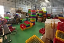 Triệt phá đường dây sản xuất hàng ngàn hũ yến giả không có 'chất yến'