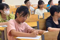 Học sinh thi đánh giá năng lực tuyển sinh vào lớp 6 tại Hà Nội năm 2025. Ảnh Hoa Ban/Nguồn tienphong.vn