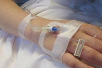 Nhập viện vì truyền dịch 'bổ não', 'lấy lại năng lượng'