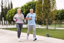 Nguy cơ gãy xương vì loãng xương tăng cao sau tuổi 50