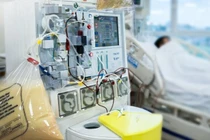 Người đàn ông bị mỡ máu cao gấp 48 lần sau nhiều bữa tất niên thịnh soạn