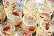 2 mẫu tổ yến chưng chứa chất bảo quản vượt mức cho phép 