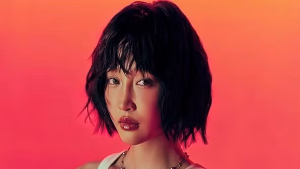 Từ vụ Juky San tắm tại Giếng Tiên, tự do cá nhân đến đâu là đủ?