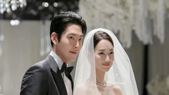 Shin Min Ah - Kim Woo Bin tung ảnh hôn lễ đẹp như mơ