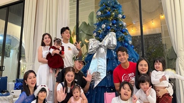 Hội bạn thân của Vân Trang đón Giáng sinh ở biệt thự 1000m2