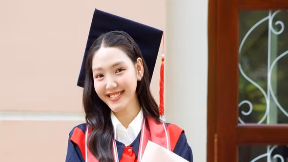 [GALLERY] Đoàn Minh Anh đón niềm vui kép ở tuổi 18