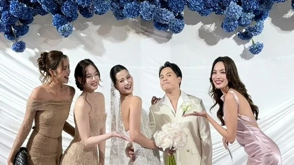 Sao Việt mặc gợi cảm, chúc mừng Á hậu Hương Ly lên xe hoa