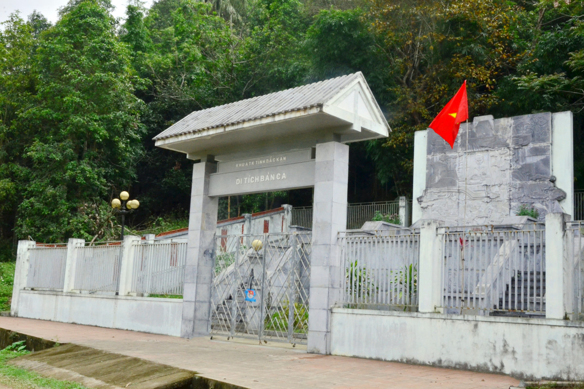 Di tích Bản Ca thuộc xã Bình Trung, huyện Chợ Đồn - Nơi Bác Hồ đã ở và làm việc năm 1947. Ảnh: Cổng thông tin điện tử tỉnh Bắc Kạn.