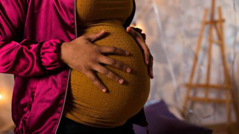 Video: Bà mẹ sinh con hai lần trong vòng một tháng